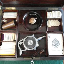 Tr&egrave;s beau coffret de jeux de "gambler" pour derringer