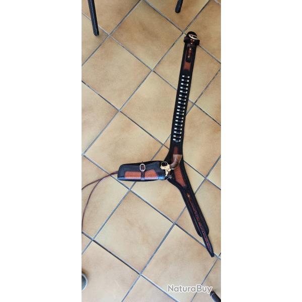 Holster tout cuir pour pistolet type western