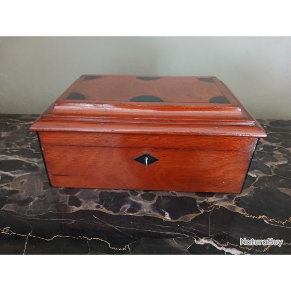 ancien coffret bois laqu� / marqueterie pour armes anciennes