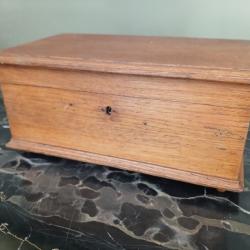 ancien coffret bois sur pied  &agrave; personnaliser pour armes anciennes