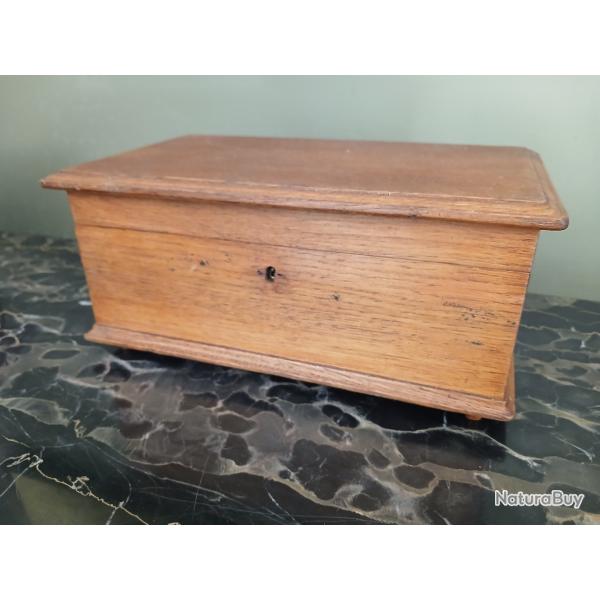 ancien coffret bois sur pied  � personnaliser pour armes anciennes
