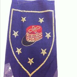 Broderie en soie avec k&eacute;pi fond bleu marine   ( 1 )