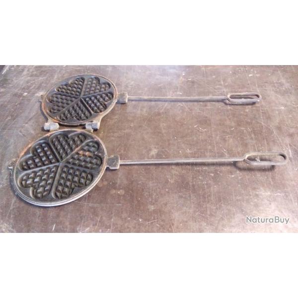 Gaufrier forme de coeur en fonte