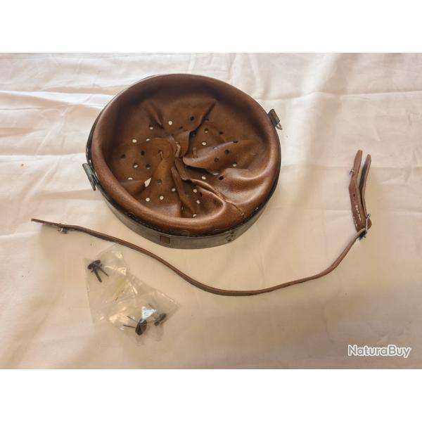 Int�rieur 62 ( fonc� ) de casque + jugulaire 1943 + 3 rivets WW2 ( 1 )