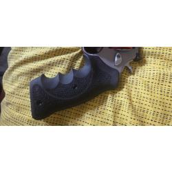 Crosse polym&egrave;re pour revolver Taurus