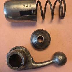 Un lot de quatre pieces pour fusil Vetterli ensemble ressort capot et bouchon +un levier de fermetur