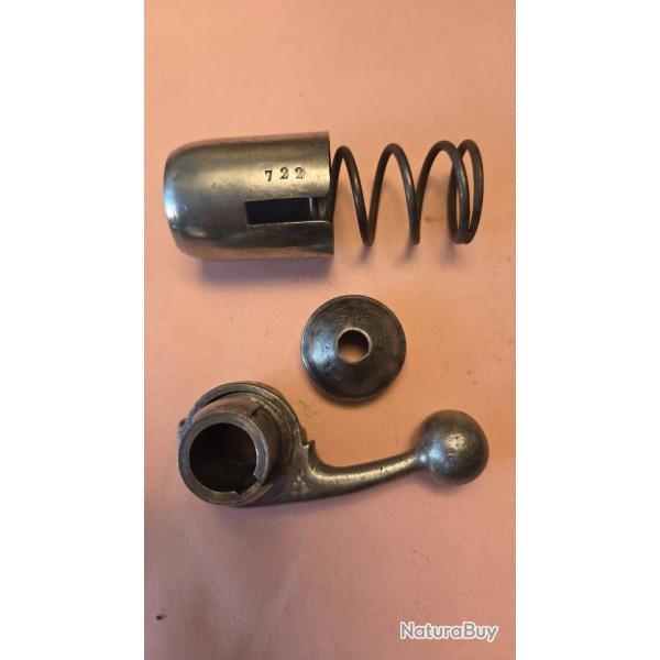 Un lot de quatre pieces pour fusil Vetterli ensemble ressort capot et bouchon +un levier de fermetur