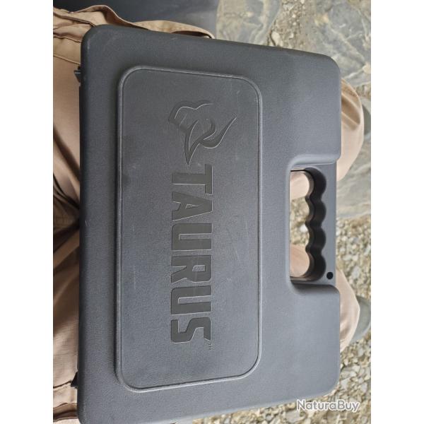 Taurus racing hunter 357 magnum 5 pouces