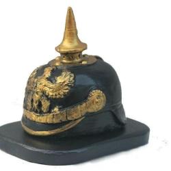 Casque &agrave; pointe Prussien-Presse Papier sur socle