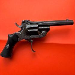 REVOLVER BELGE - Calibre 320 - &agrave; extraction collective.