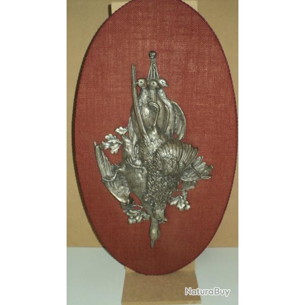 SCULPTURE CHASSE EN ETAIN SUR SUPPORT BOIS