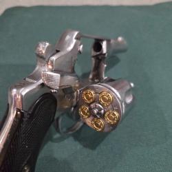Revolver avec barillet basculant 32sw