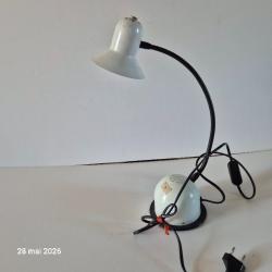 lampe de bureau italienne, ann&eacute;e 90, en parfait &eacute;tat de fonctionnement