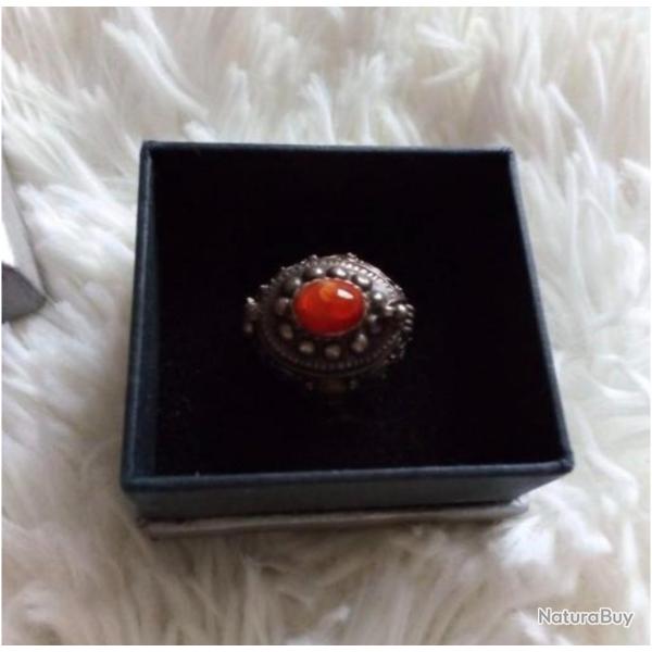 Bague dite '' BORGIA '' western