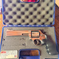 Smith & Wesson mod&egrave;le 686-5