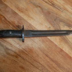 Ba&iuml;onnette de M1 GARAND modifi&eacute;e en poignard par suppression du poussoir et modification de la garde