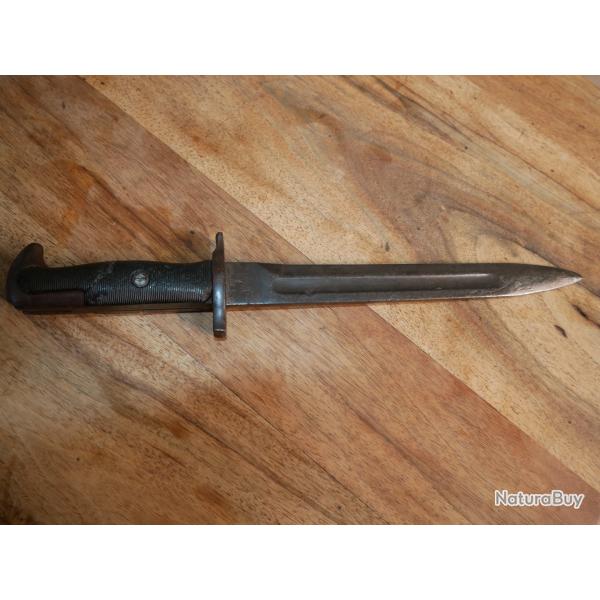 Ba�onnette de M1 GARAND modifi�e en poignard par suppression du poussoir et modification de la garde