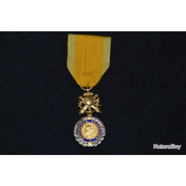 MEDAILLE MILITAIRE-SUSPENSION ANNEAU-TROPHEE UNIFACE-4� REPUBLIQUE-MODELE EPOQUE INDOCHINE - ALGERIE