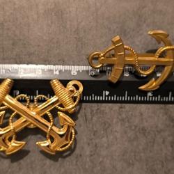 Lot deux insignes de la marine ''FRANCE et US''