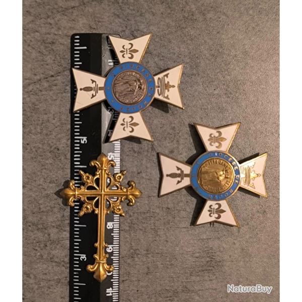 Lot croix aux armoiries de JEANNE D'ARC