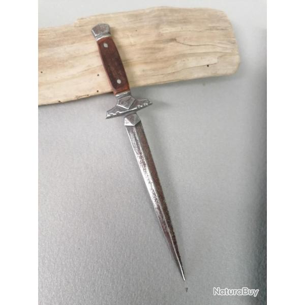 Dague de vertu, baisse de prix