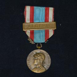MEDAILLE COMMEMORATIVE D'AFRIQUE DU NORD-GUERRE ALGERIE