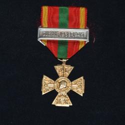 CROIX DU COMBATTANT VOLONTAIRE-AGRAFE GUERRE 1939-1945-
