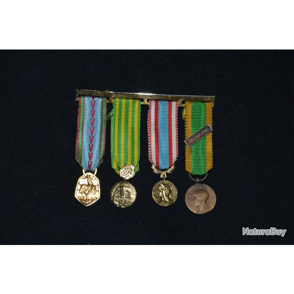 QUATRE MEDAILLES COMMEMORATIVE 1939/45-INDOCHINE-ALGERIE-ENGAGE VOLONTAIRE