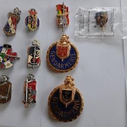PUCELLES ET PLAQUES MOTARD GENDARMERIE NEUVES