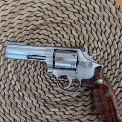 Pistolet smith et Wesson model 617 22 lr