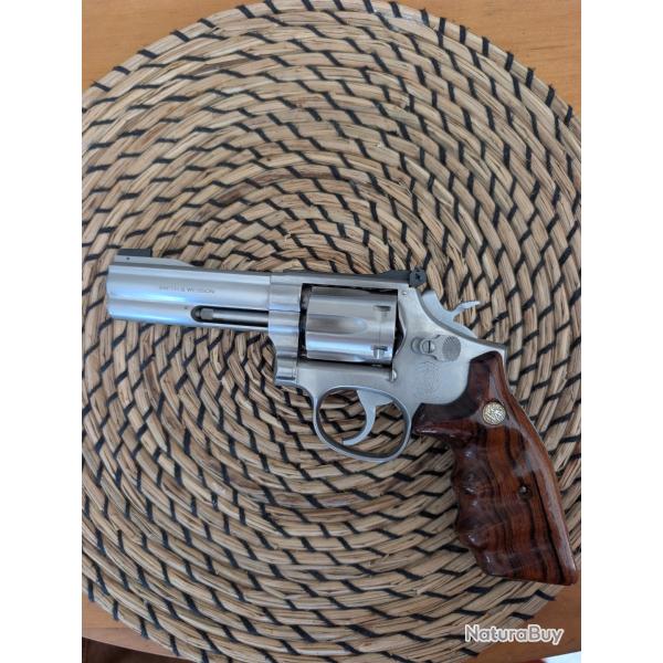 Pistolet smith et Wesson model 617 22 lr