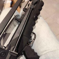 FAMAS F-1 CYBER GUN AEG