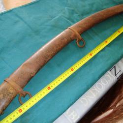 GROS ET LOURD FOURREAU DE SABRE COURBE