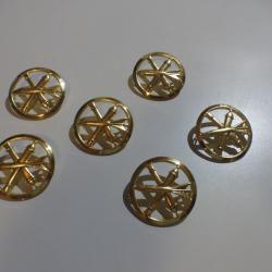 Lot de 6 insigne militaire pour beret MILITARIA