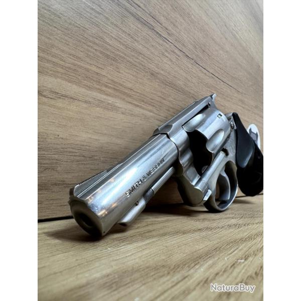 REVOLVER SMITH & WESSON MOD 650 22WM OCCASION