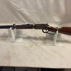 Carabine a levier sous garde Winchester mod 94 comm&eacute;morative bataille Little Big Horn cal 44-40