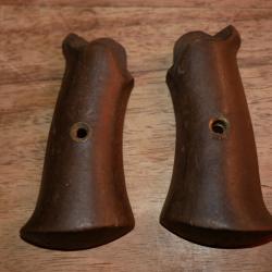 Paire de plaquettes de revolver &agrave; broche type 7mm en bois Lisse (s&ucirc;rement du noyer)
