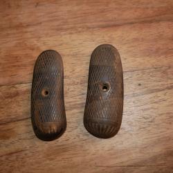Paires de plaquettes de revolver type BOSSU grand mod&egrave;le en mat&eacute;riaux synth&eacute;tiques ancien