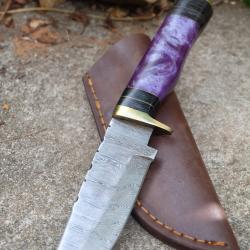 Skinner Couteau Damas Lame 256 Couches Lame Drop Point Manche Purple Fabr Artisanale Etui Cuir