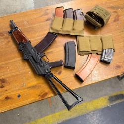 AK Krink ( AKS-74U ) + 10 chargeurs + accessoires