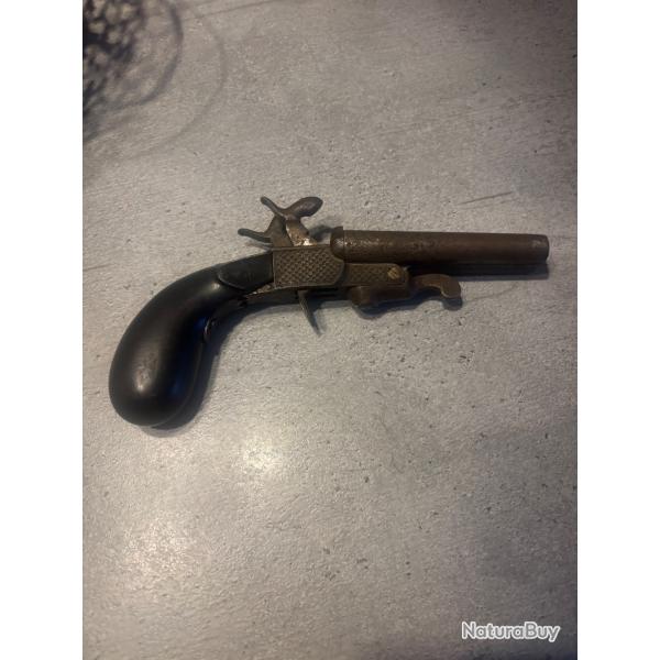 Pistolet ancien � percussion pour pi�ces