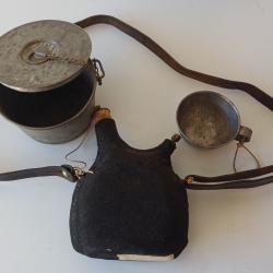 Ensemble de poilu - WW1 - gourde bleu horizon compl&egrave;te gamelle 1852 quart 1865