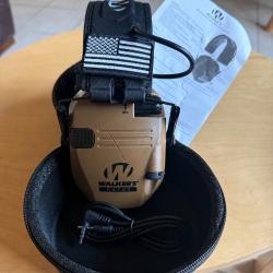 casque &eacute;lectronique marron