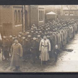 Photographie de groupe de soldats -N&deg;8384