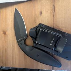 ETAT NEUF Couteau &agrave; lame fixe de longueur totale 19 cm.  Construction de type plate semelle en a EDC