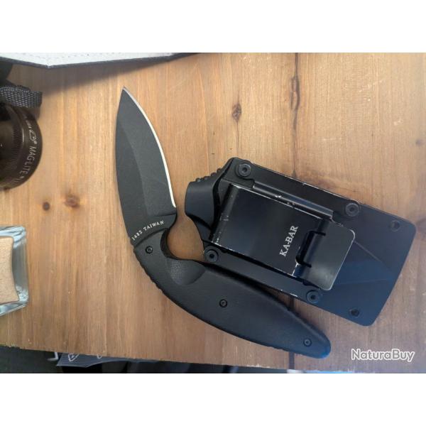 ETAT NEUF Couteau � lame fixe de longueur totale 19 cm.  Construction de type plate semelle en a EDC