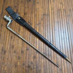 BA&Iuml;ONNETTE A DOUILLE REGLEMENTAIRE  TYPE 1777 AVEC RARE FOURREAU ET GOUSSET CUIR