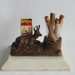 N&eacute;cessaire de fumeur bois sculpt&eacute; Chamois Art populaire Suisse For&ecirc;t Noire