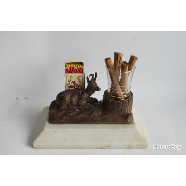 N�cessaire de fumeur bois sculpt� Chamois Art populaire Suisse For�t Noire