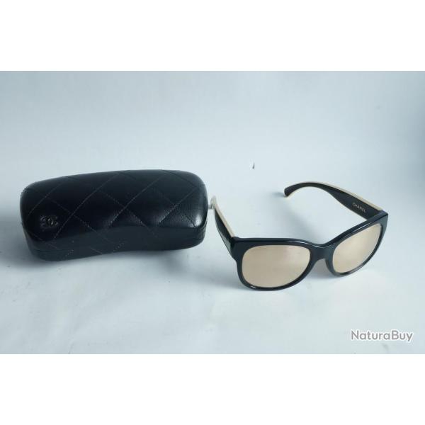 CHANEL Lunettes de soleil noir et dor�e 5270